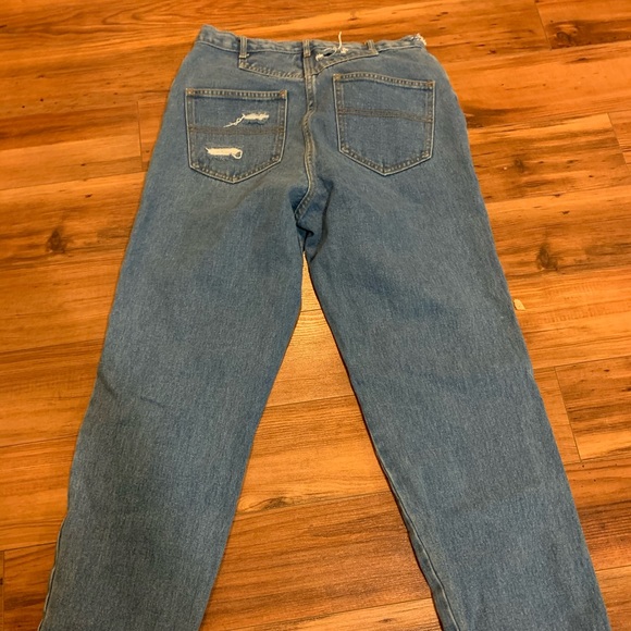 Hand-painted and ripped mom jeans - Picture 3 of 4